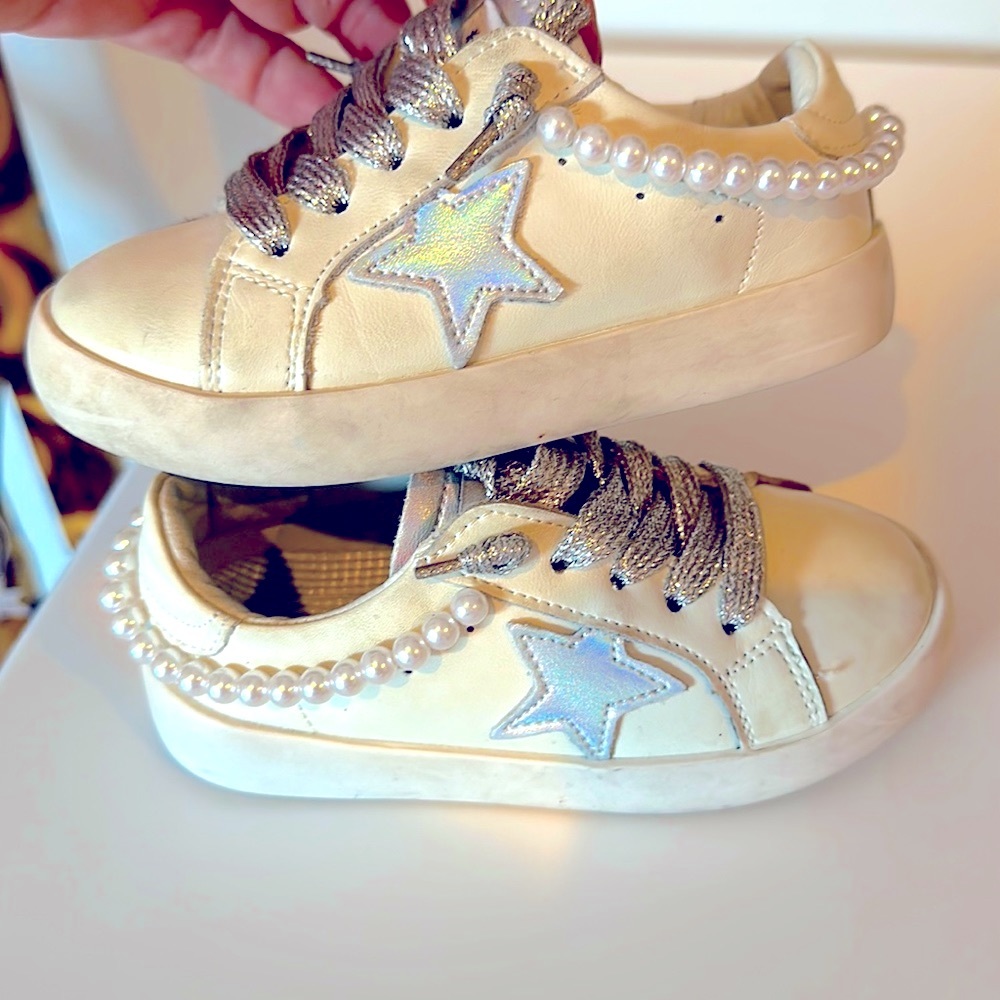 Lola + The Boys Sneakers Size 25/8.5